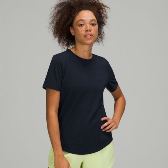 Tops - Love Crewneck T-Shirt In True Navy